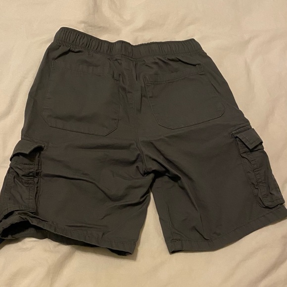 Cat and Jack cargo shorts - Picture 3 of 4